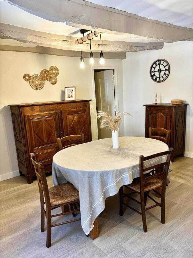 Foto 4 von 13: Three-Bedroom House