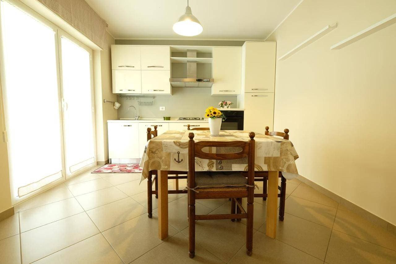 Foto 8 von 14: Two-Bedroom Apartment