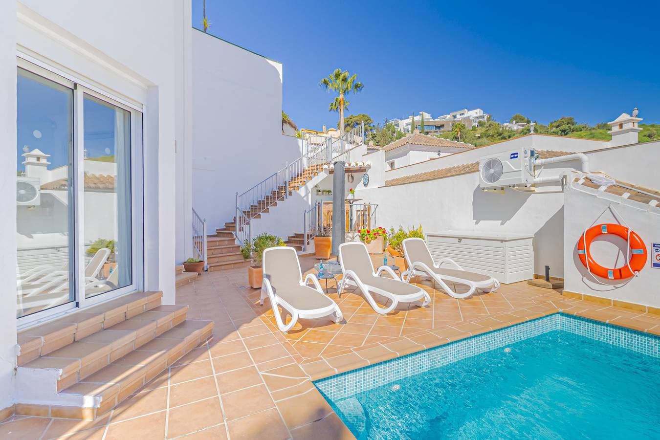 Foto 5 von 67: Villa für 8 Personen mit Garten
