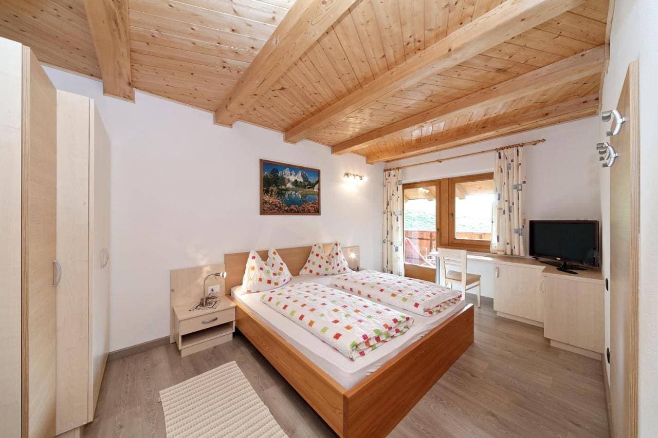 Foto 6 von 11: Double Room with Balcony