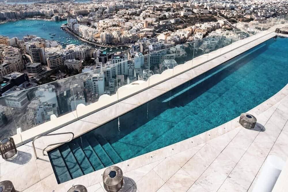 Mercury Tower Exclusive 1Br w/Rooftop Pool by ArcoCollection 1