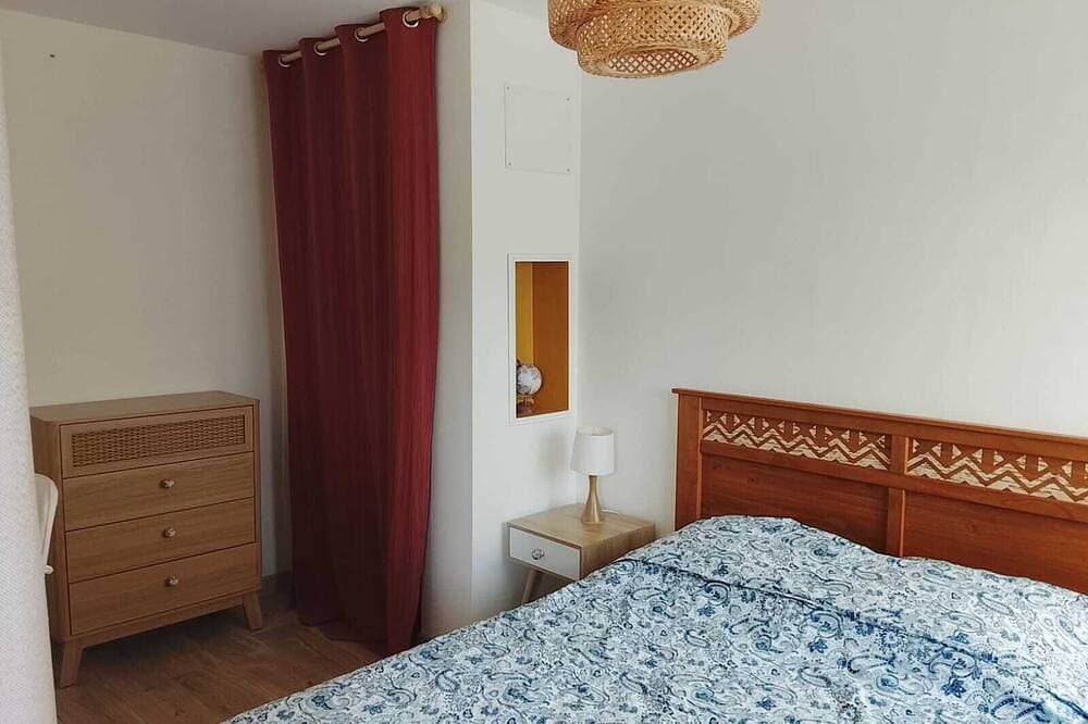 Foto 3 von 18: 2-Bedroom Apartment \"Nid Serein,\" with a garden, parking, everything within walking distance, near downtown, the harbor, and the beach