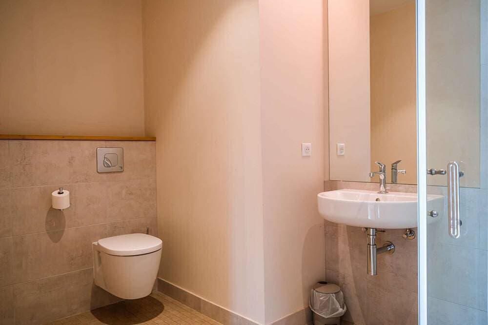Foto 8 von 29: Sehr privat Hochspezifische 4 Schlafzimmer Villa mit Pool und Garten