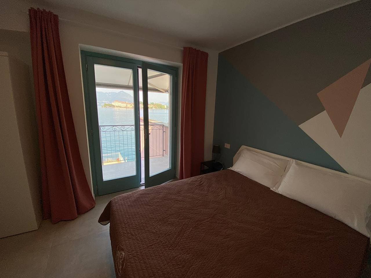 Foto 10 von 13: Butterfly apartment with lake view in Baveno