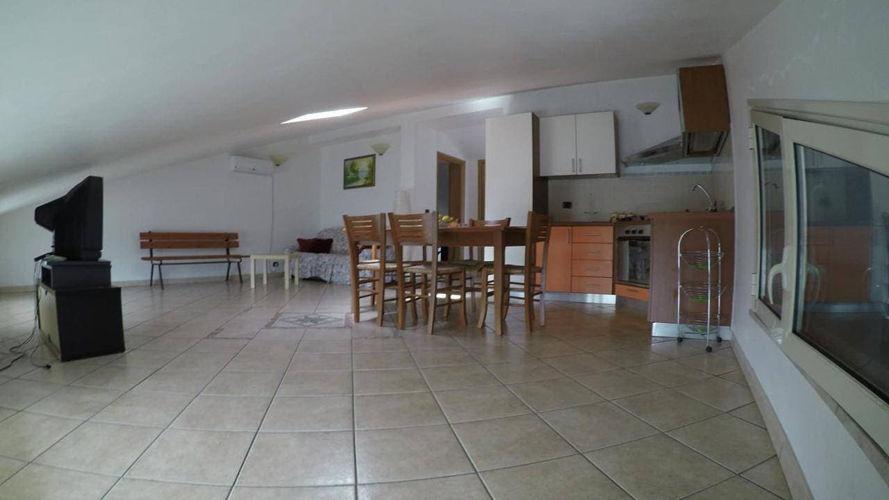 Foto 9 von 21: Attic Apartment