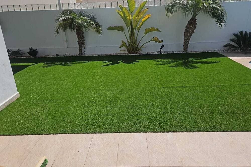 Foto 11 von 30: Eine luxuriöse moderne Villa, einen erstaunlichen privaten Pool und einen großen Garten. Sonderpreise 2019