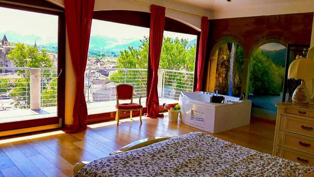 Foto 3 von 48: Suite with Mountain View