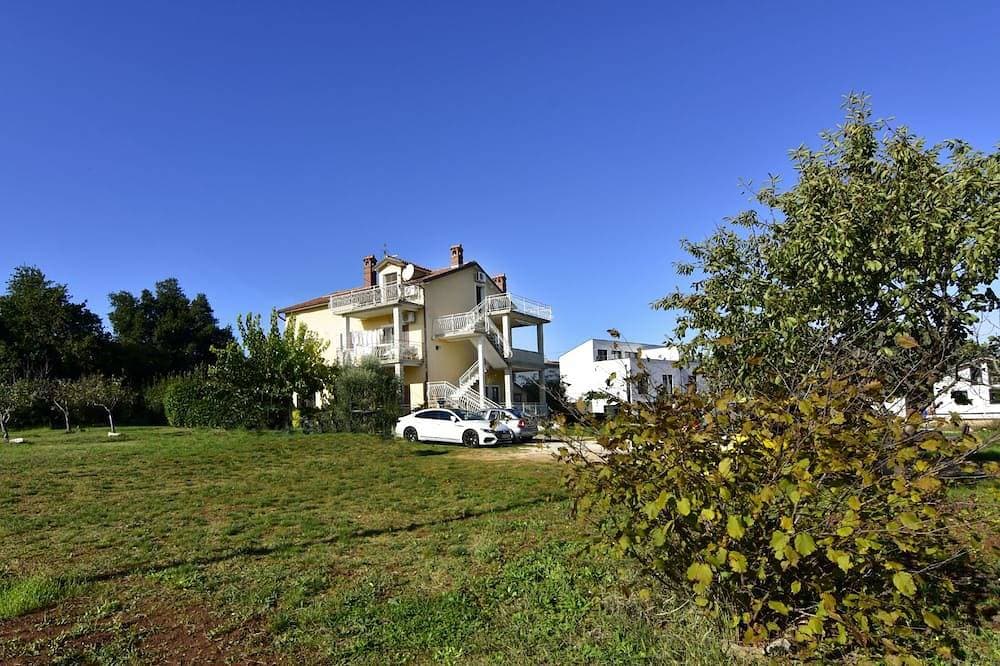 Günstige Wohnung in Bašanija, zwei Zimmer, WiFi, Klimaanlage, Parkplatz 1