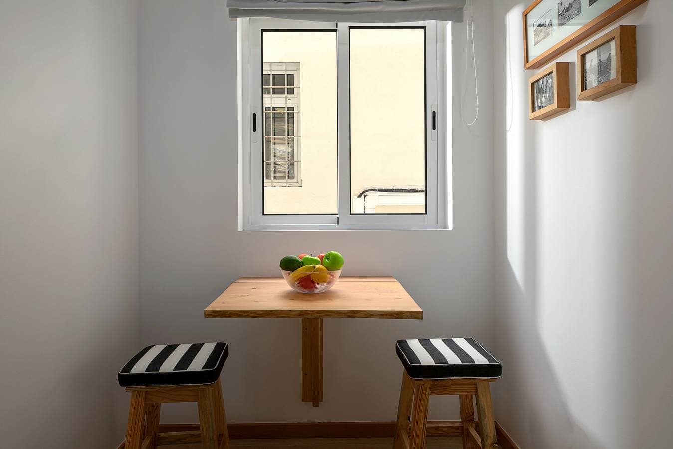 Foto 3 von 20: Ribeira das Casas Apt 1A by Homie