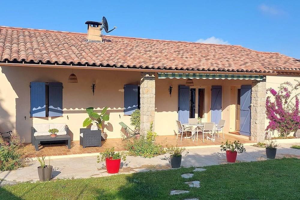 Foto 9 von 26: Schöne Villa zu vermieten in üppigem Grün