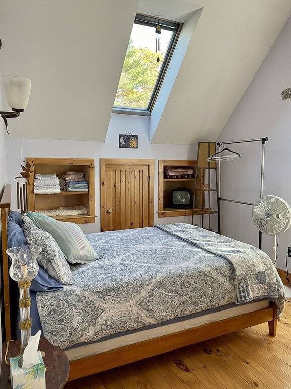 Foto 9 von 27: Ruhiges Studio-Apartment am ruhigen See in Maine