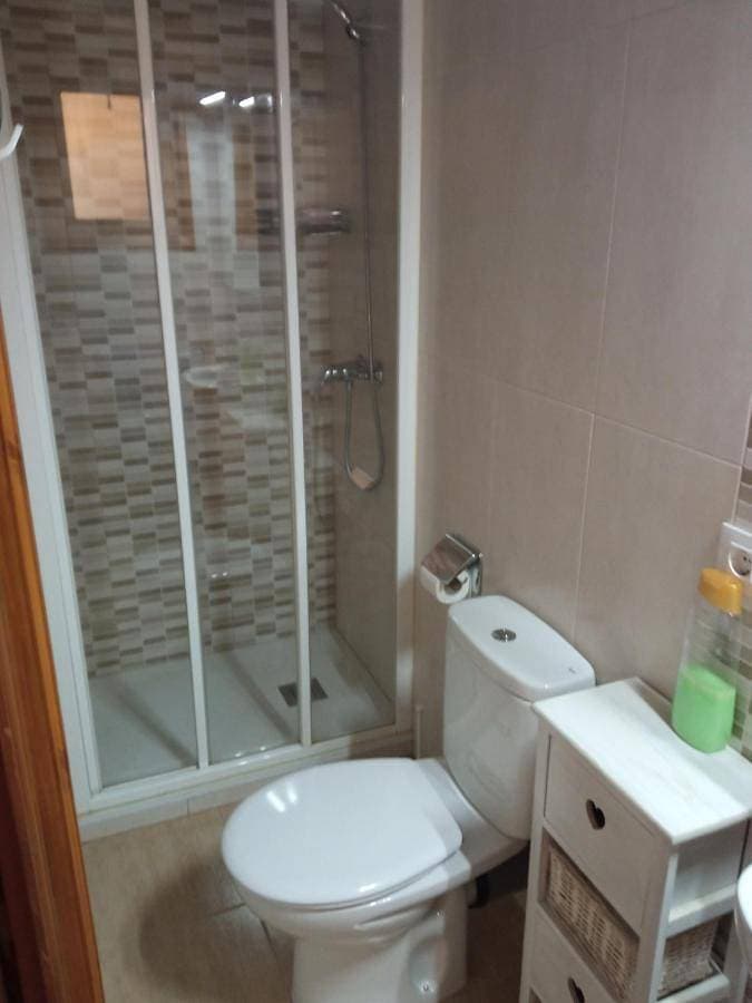 Foto 3 von 5: Four-Bedroom House
