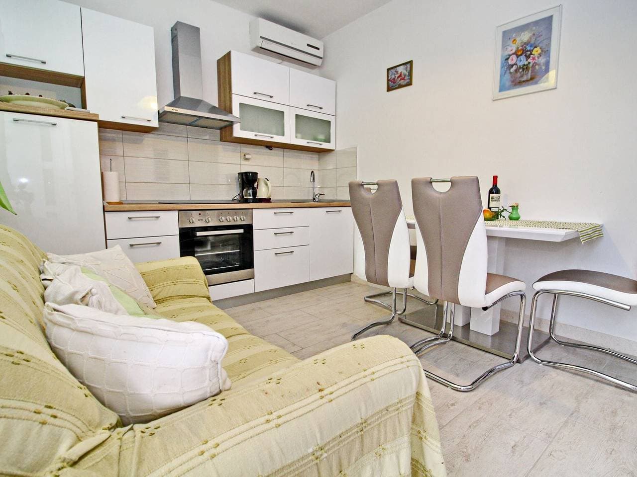 Foto 5 von 45: Green Garden House - Four Bedroom House with Private Pool