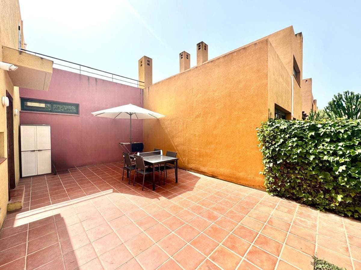 Foto 4 von 72: Three-Bedroom House