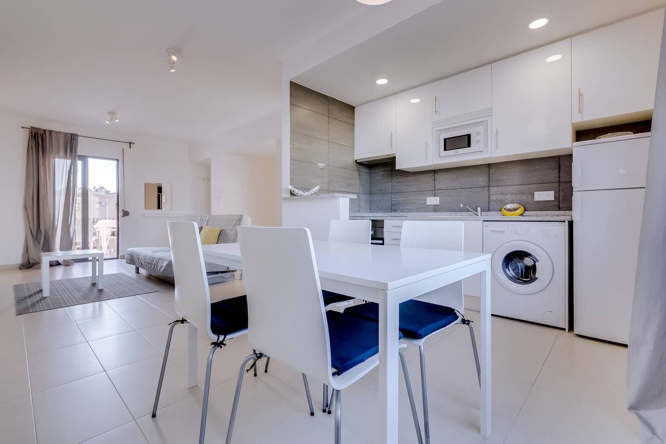 Foto 9 von 16: Yellow Studio Apartment