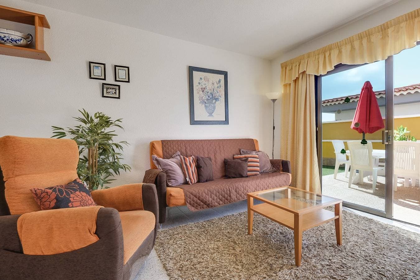Foto 7 von 22: Haustierfreundliche Wohnung Villasol mit Pool, WLAN, Terrasse, Berg- & Meerblick