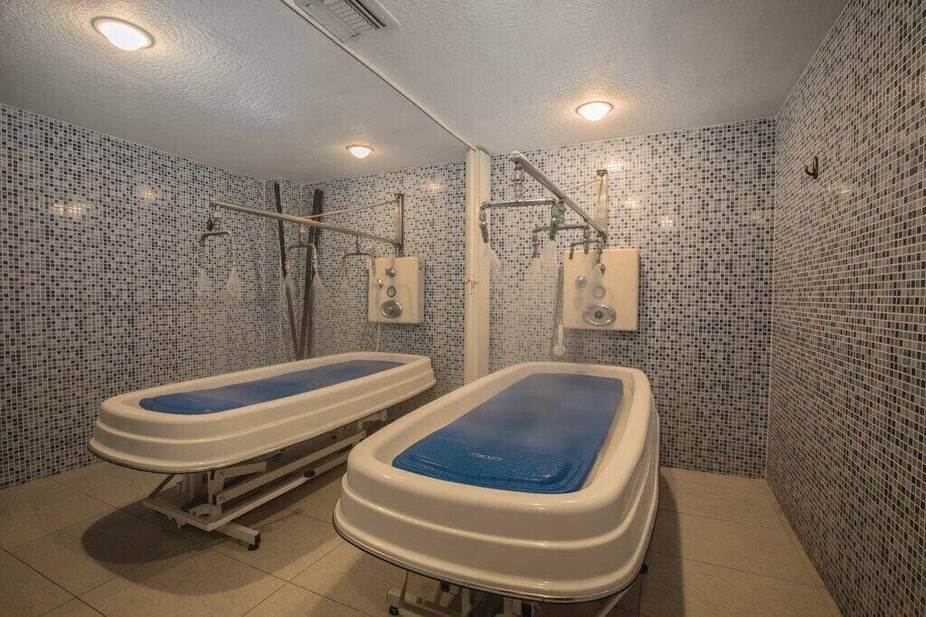 Pompano Beach | Couples Golf Getaway | Pool + Golf 1