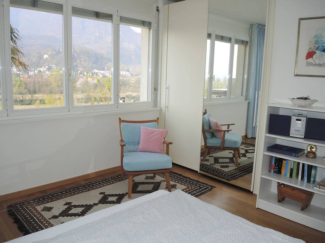 Foto 10 von 31: Ferienwohnung mit Blick in die Natur und auf den Maggiafluss.