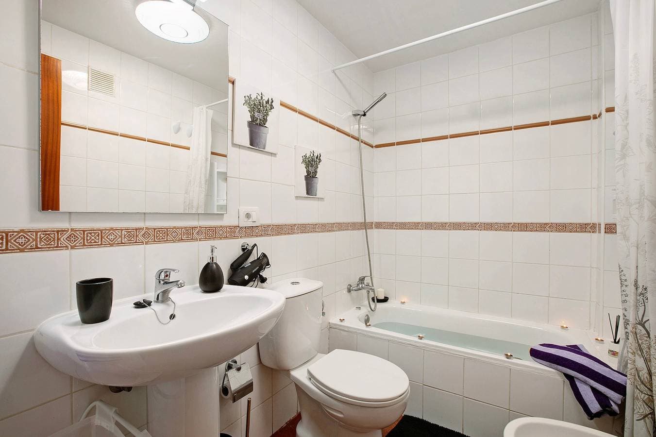 Foto 12 von 29: Ferienwohnung "Mi Refugio en La Jaca" mit Meerblick, privater Terrasse und WLAN