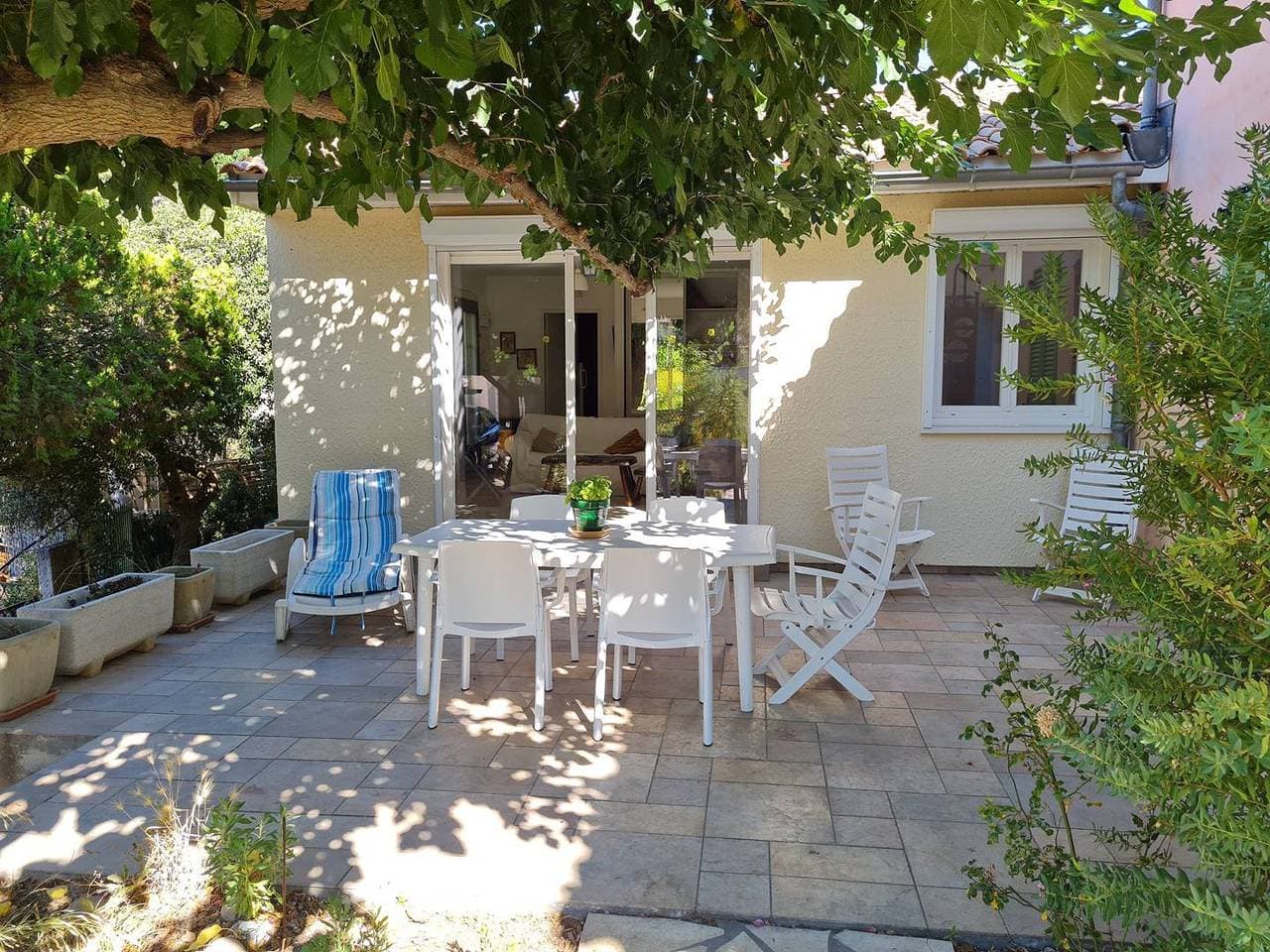 Villa mit 3 Schlafzimmern im Zentrum des Dorfes Saint Mandrier 1