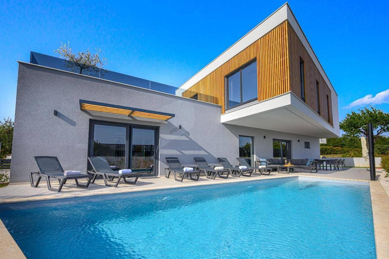 Foto 2 von 34: Villa with Private Pool