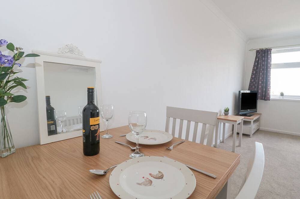 Foto 13 von 28: 27 Fernhill Heights, romantic, with a garden in Charmouth