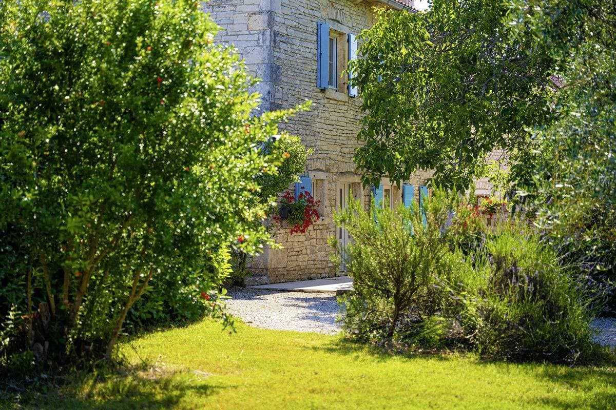 Foto 2 von 48: Ferienhaus Agricola * 2000 m2 Garten, privater Pool, Grill, WLAN