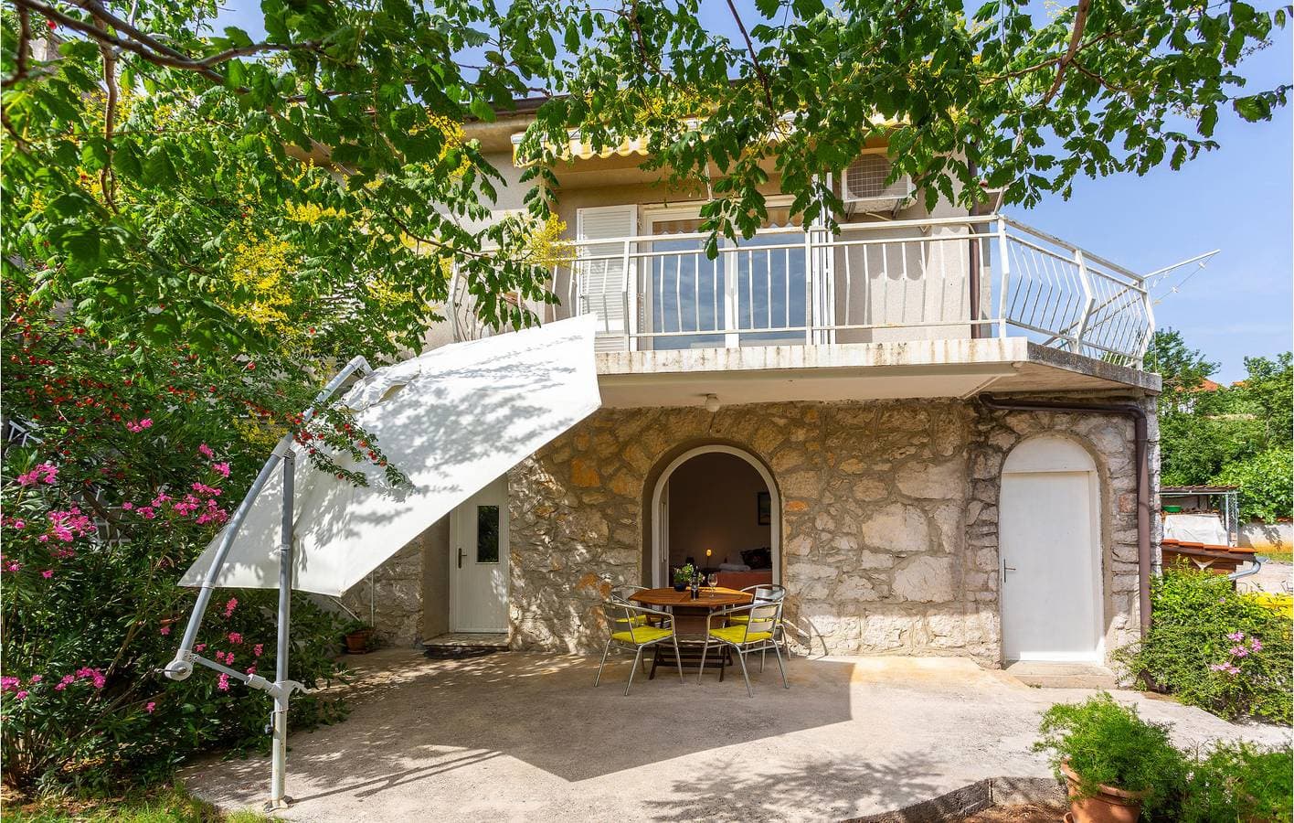 Gemütliches Apartment am Strand mit Terrasse und moderner Ausstattung 1