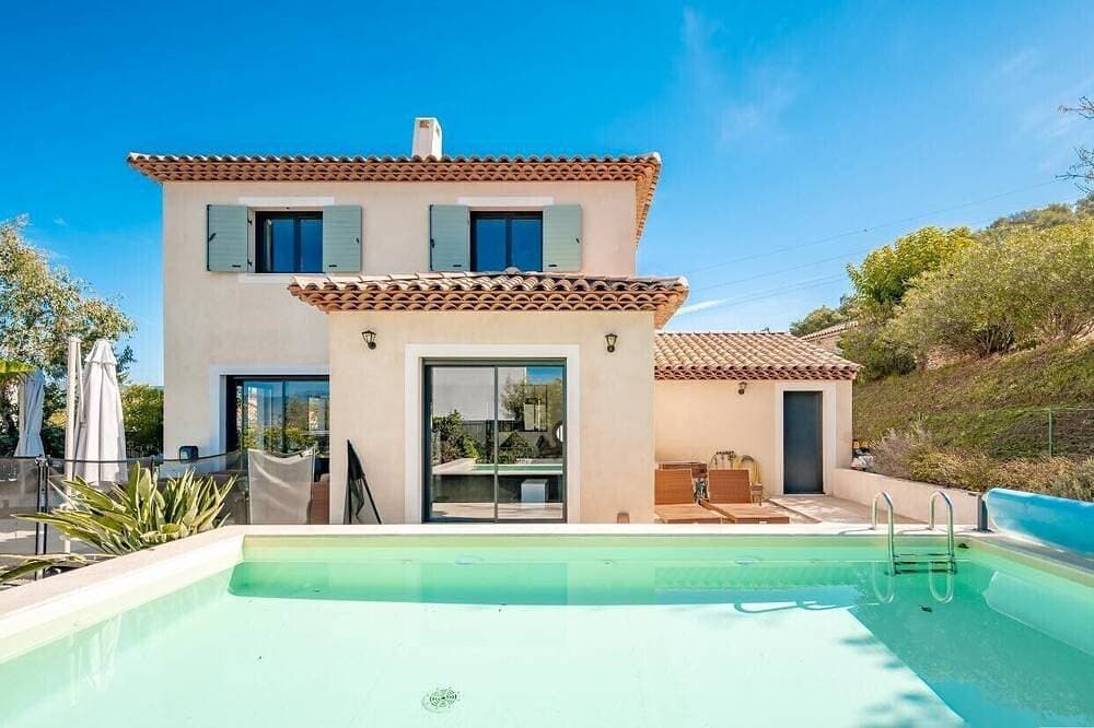 Charming 3-star villa of 110m2 with swimming pool 20' from the sea in a quiet location 1