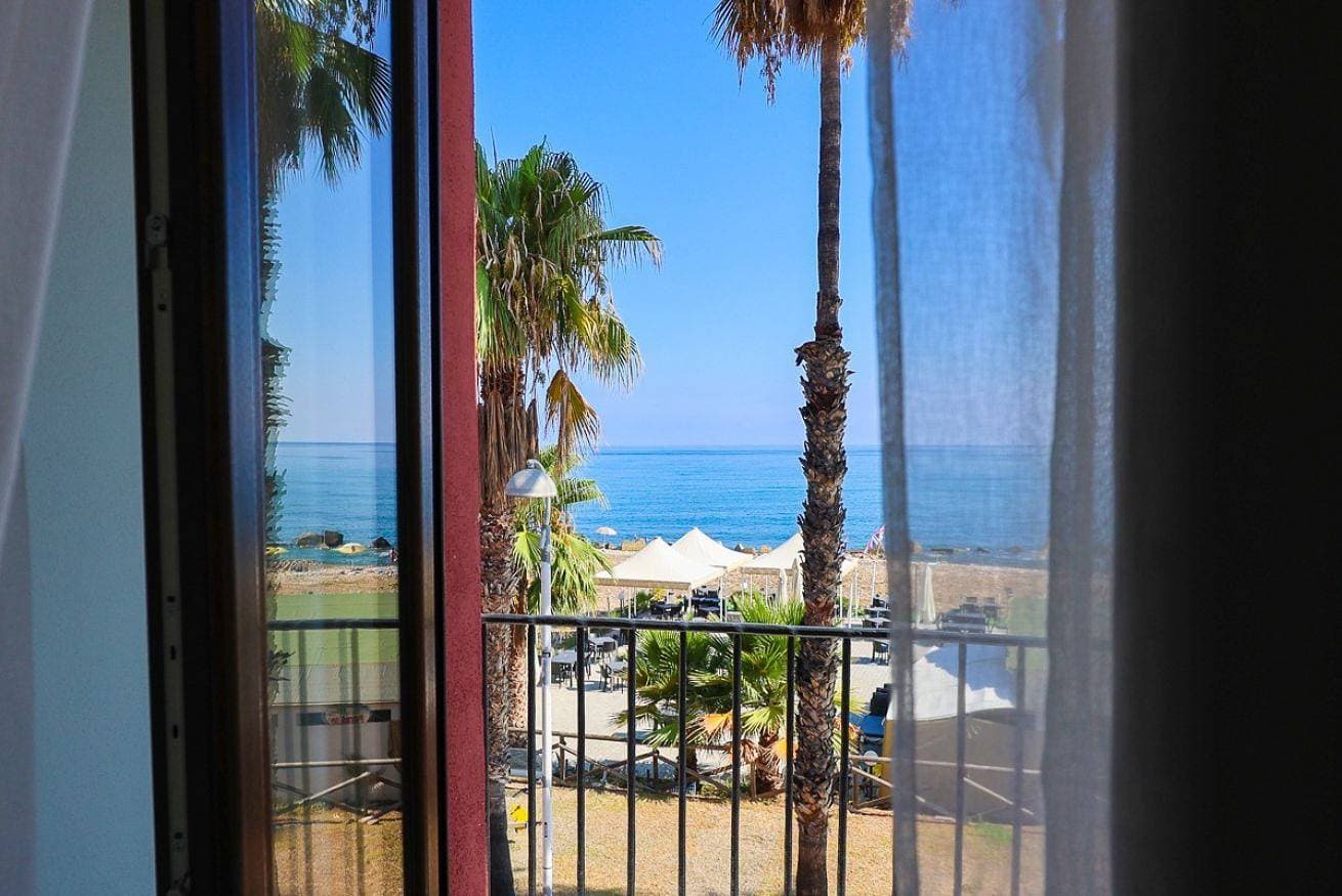 Foto 6 von 23: Dimora Burrafato 1: Historische Residenz direkt am Meer