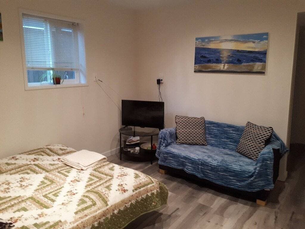 Zwei Schlafzimmer in der Nähe von Skytrain in Killarney, Vancouver 1