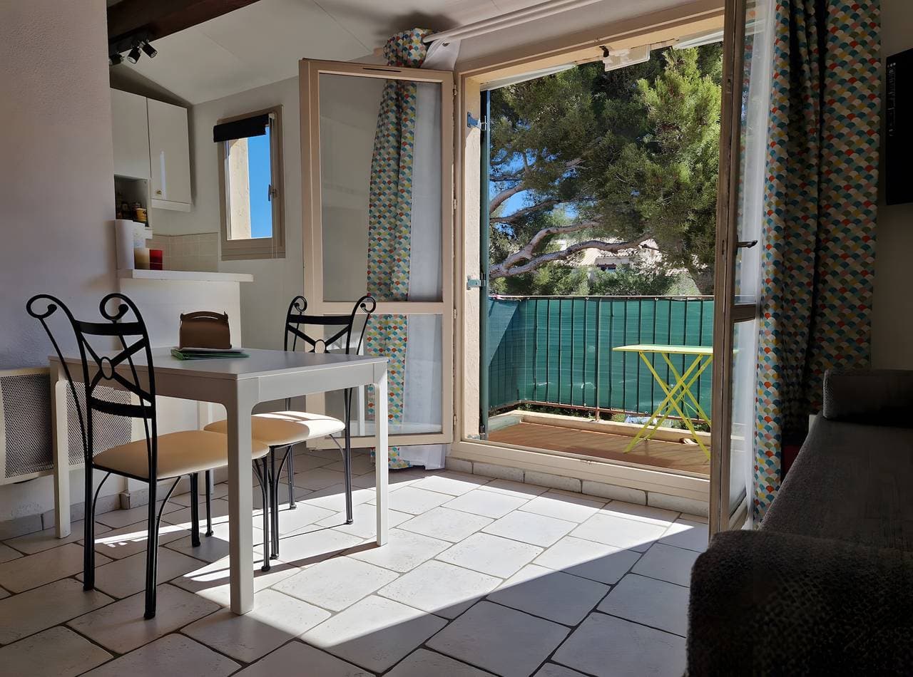 Foto 3 von 29: Studio „La Bonbonnière“ mit Bergblick, Pool und gemeinschaftlichen Gärten