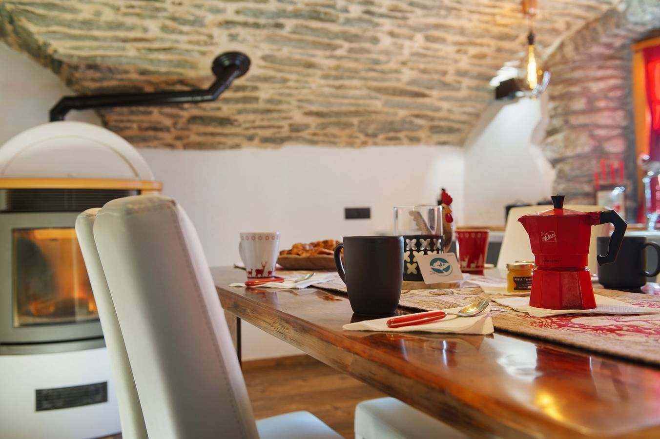 Foto 9 von 28: Ferienwohnung 'La Cachette' mit Bergblick, privater Terrasse und WLAN