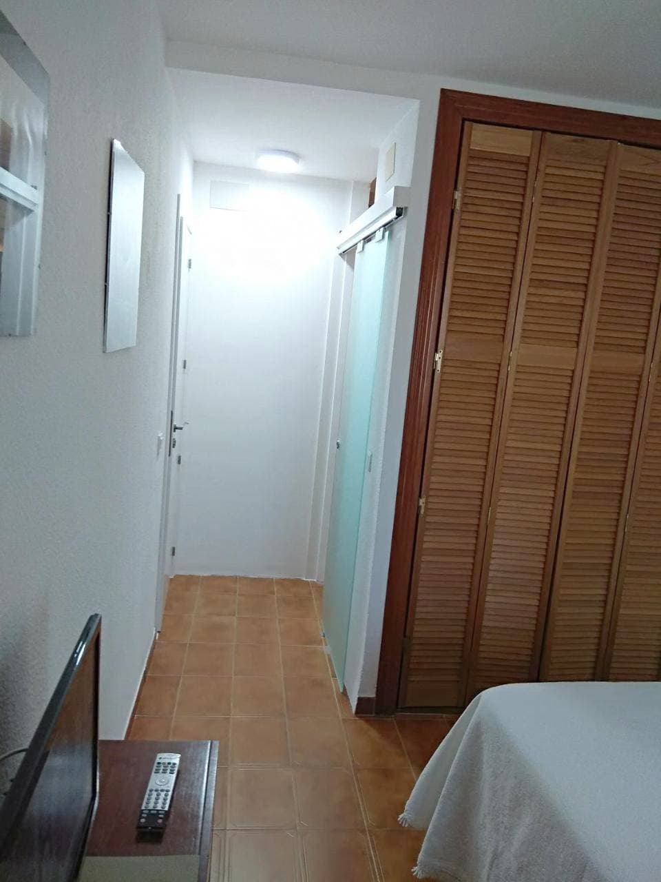 Foto 5 von 23: Double Room with Private Bathroom