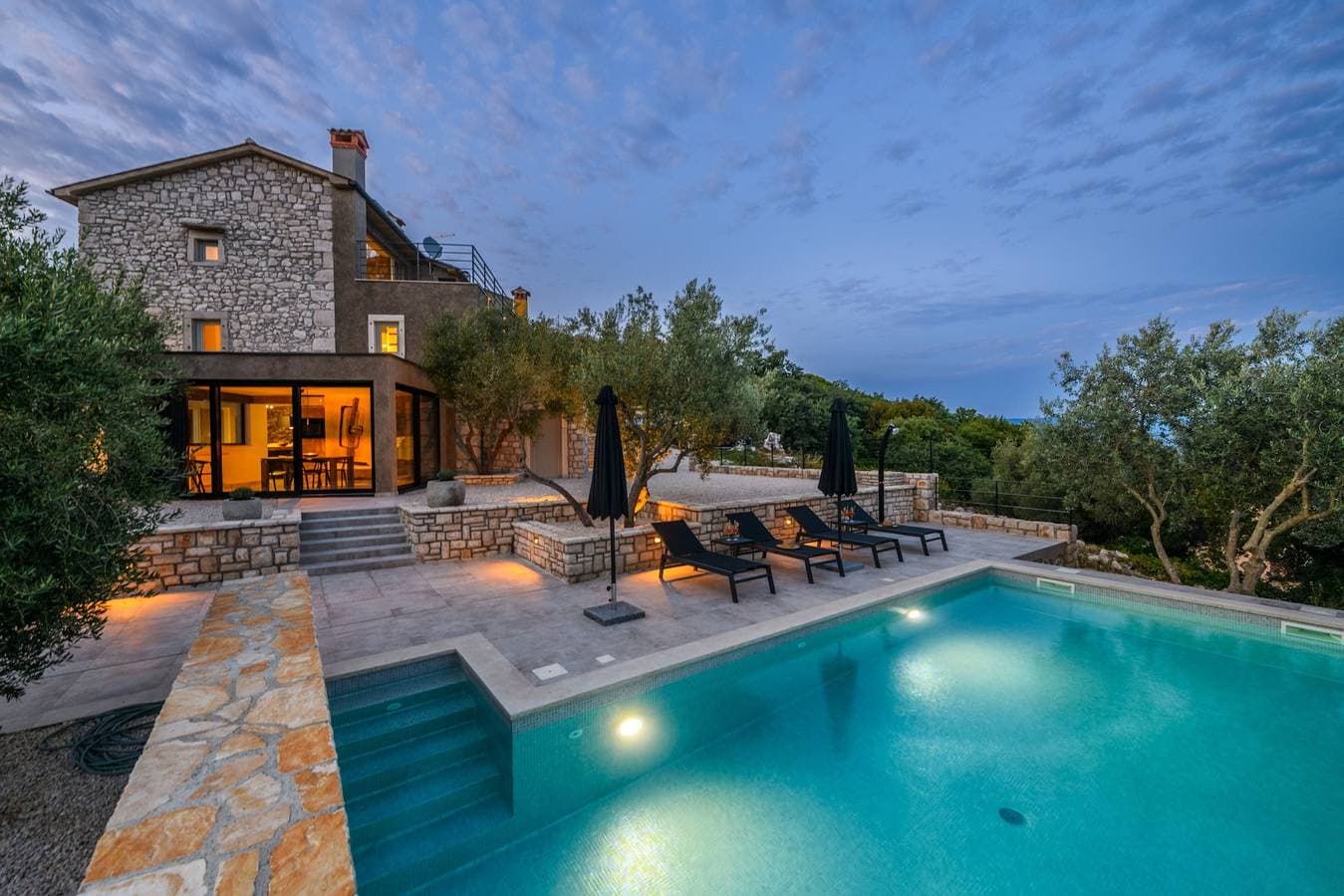 Casa Anonima 1