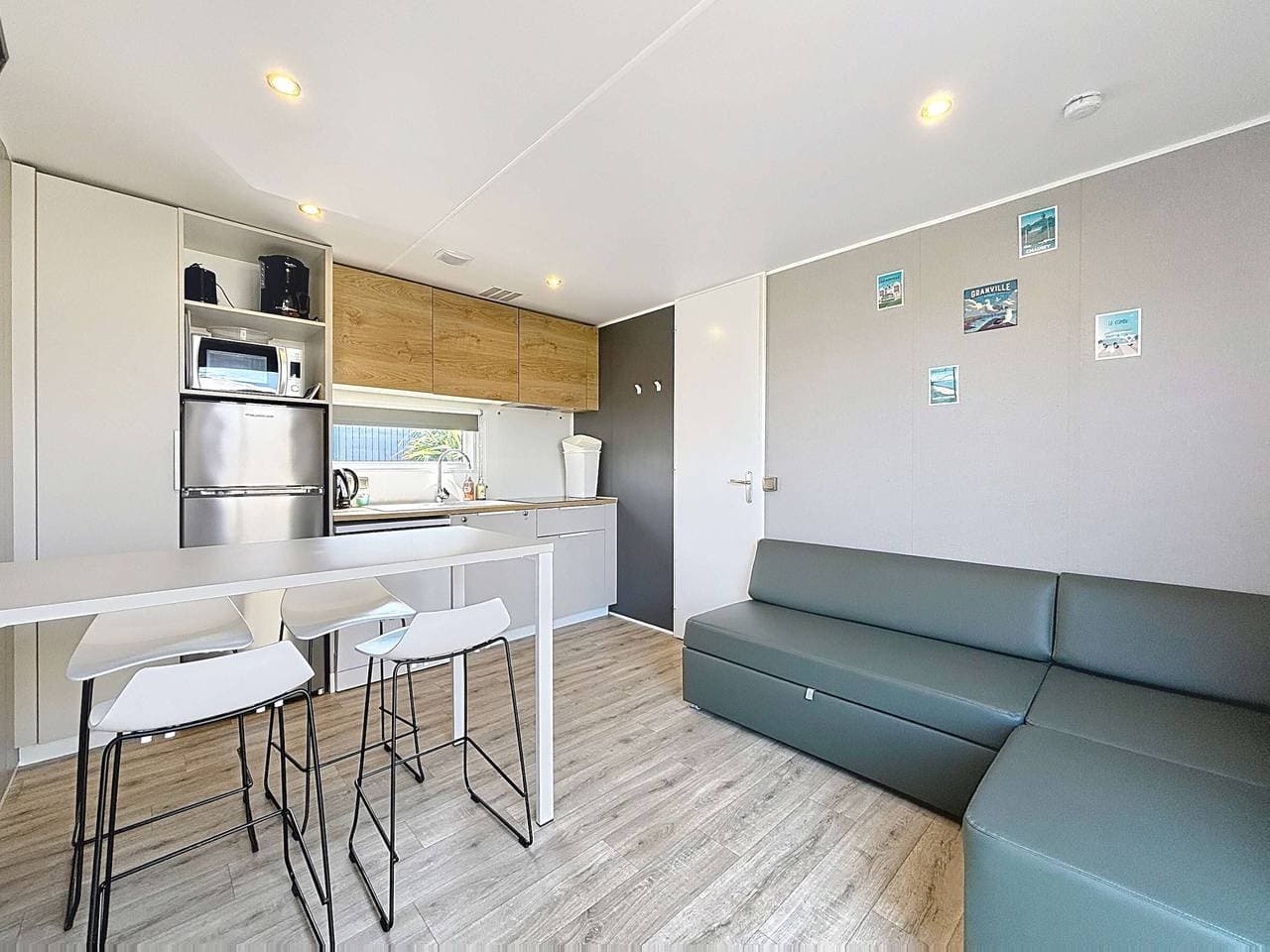 Foto 5 von 22: Mobil-Home Grand Confort, 4 Pers., 2 Ch., 2 SdB, Piscine Chauffée & Proche Mer