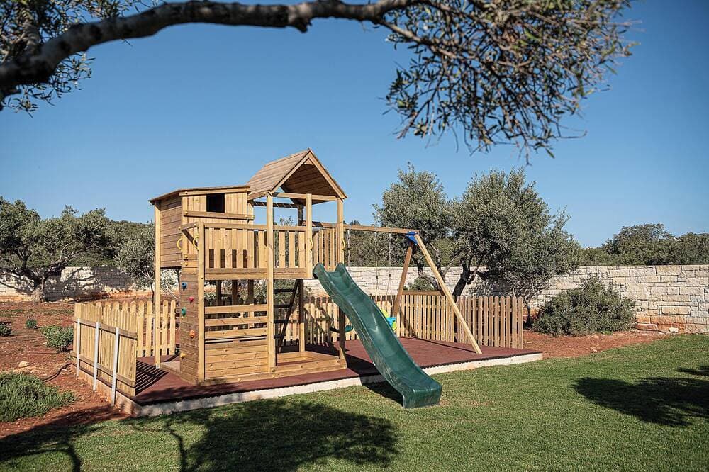 Foto 12 von 30: Stunning sea views, heated pool, fire pit, child pool: