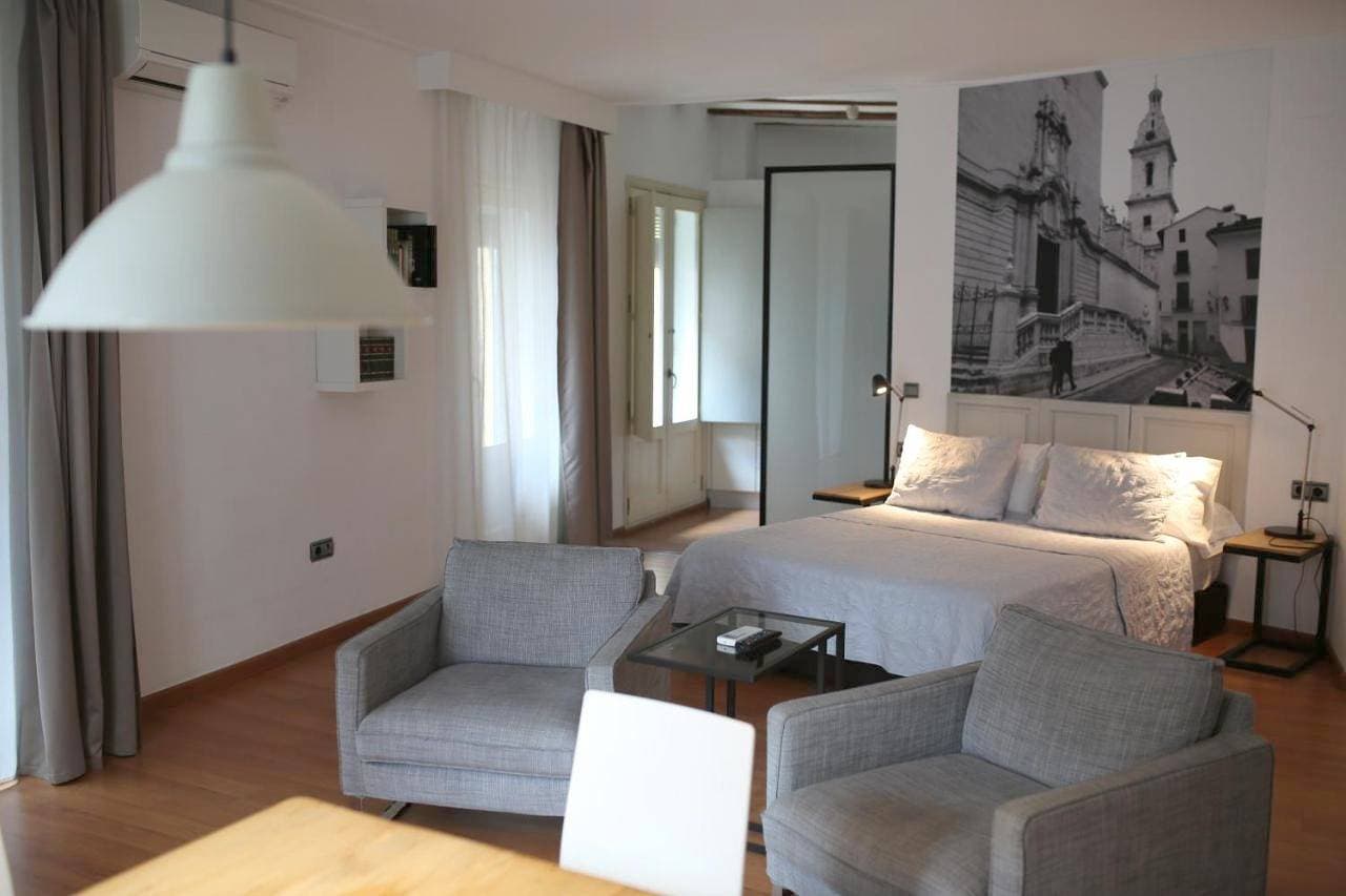 Foto 5 von 136: Two-Bedroom Apartment