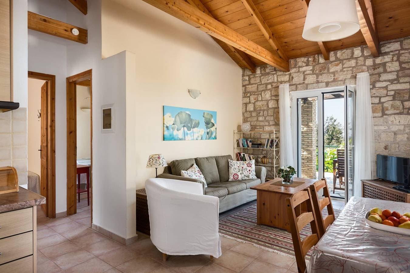 Foto 5 von 29: Magnificent Paxos Villa | 2 Bedrooms | Villa Shiryu | Breathtaking Sea/Gaios Views and Private Pool | Loggos