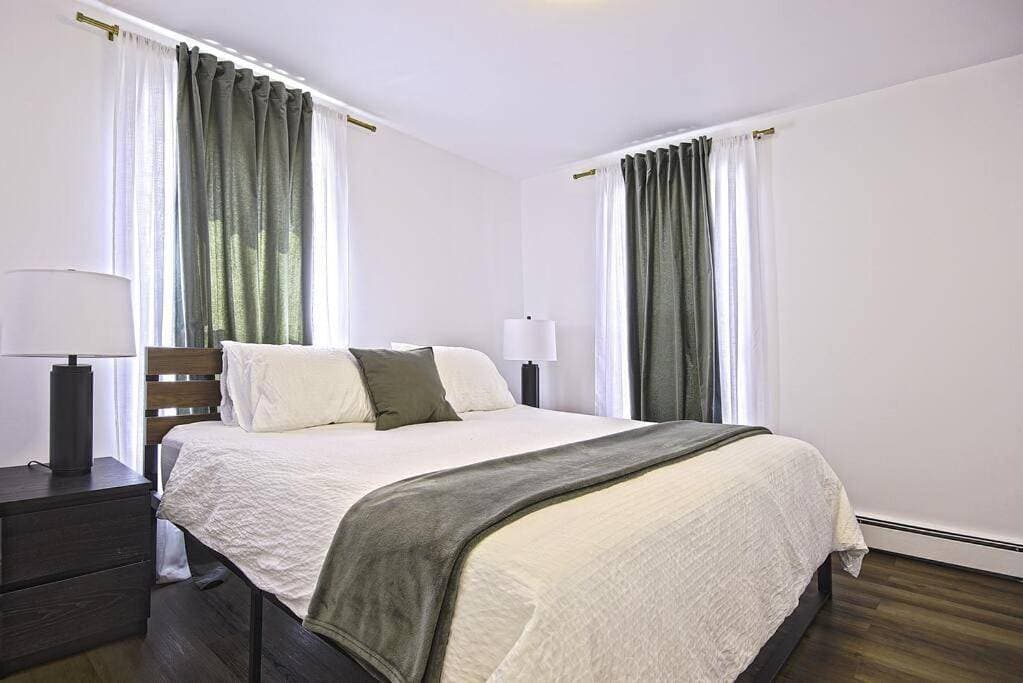 Foto 5 von 13: Sherby Prestige – Parkplatz, Kingsize-Bett, 6 Schlafplätze
