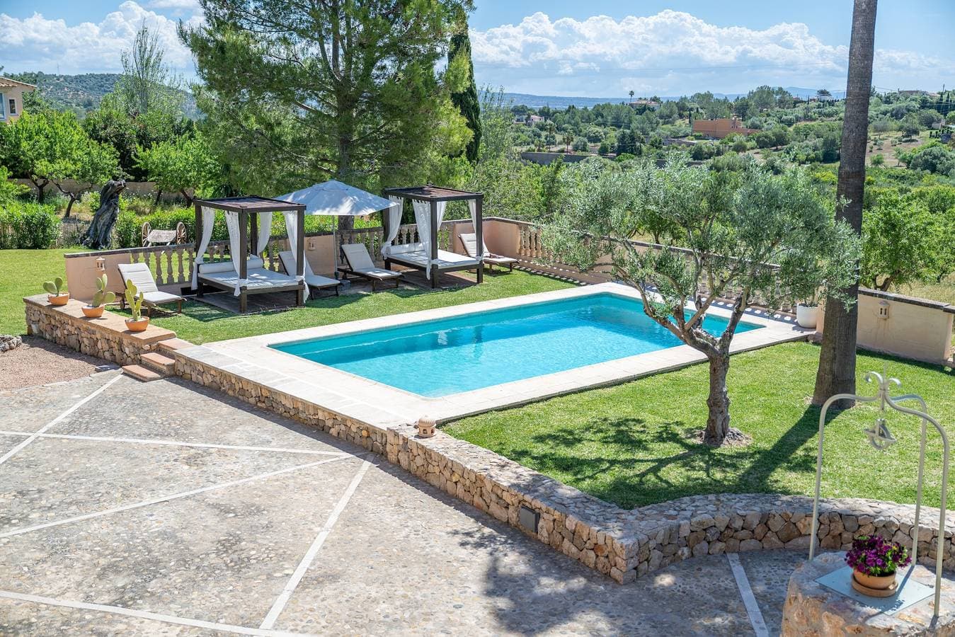 Foto 2 von 34: Ferienwohnung 'La Casita' mit Bergblick, Gemeinschaftspool und Wi-Fi