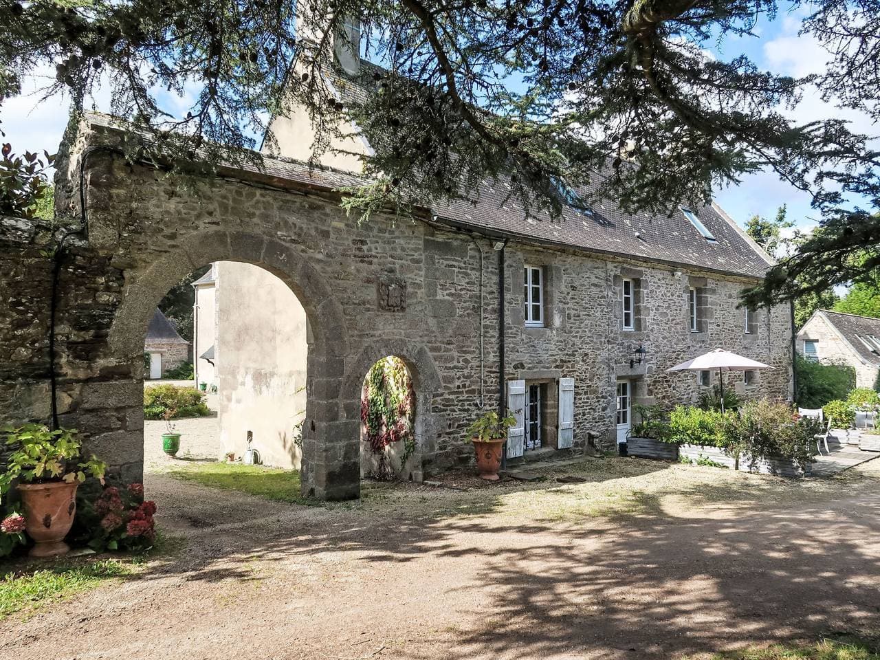 Schönes, gemütliches, historisches Herrenhaus La Manoir du Moros 1