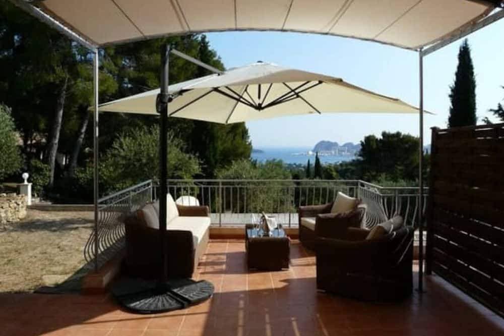 Grande Villa vue sur mer Piscine 1