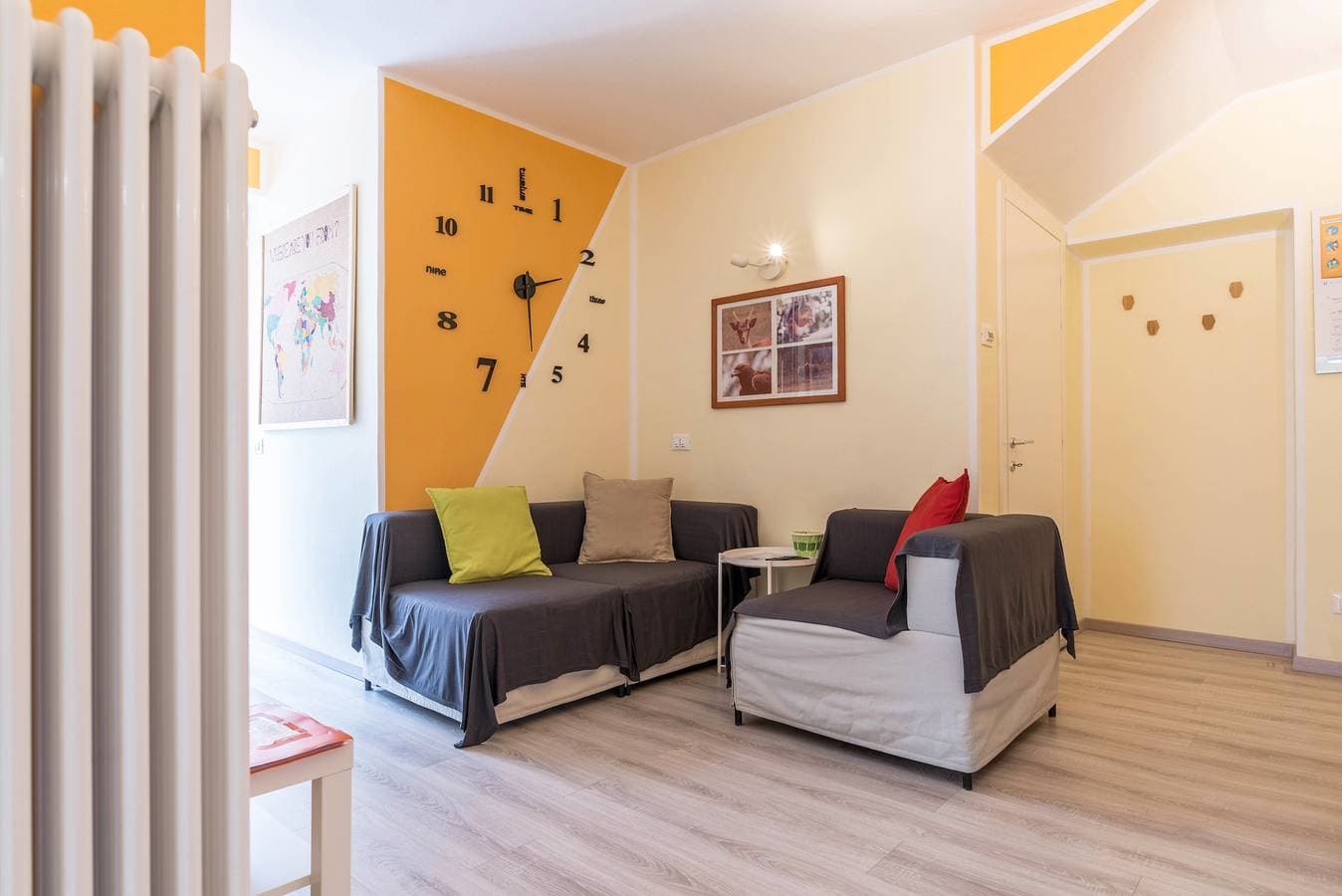 Foto 3 von 32: Kinderfreundliche Ferienwohnung "Le Quattro Stagioni" am See mit Bergblick
