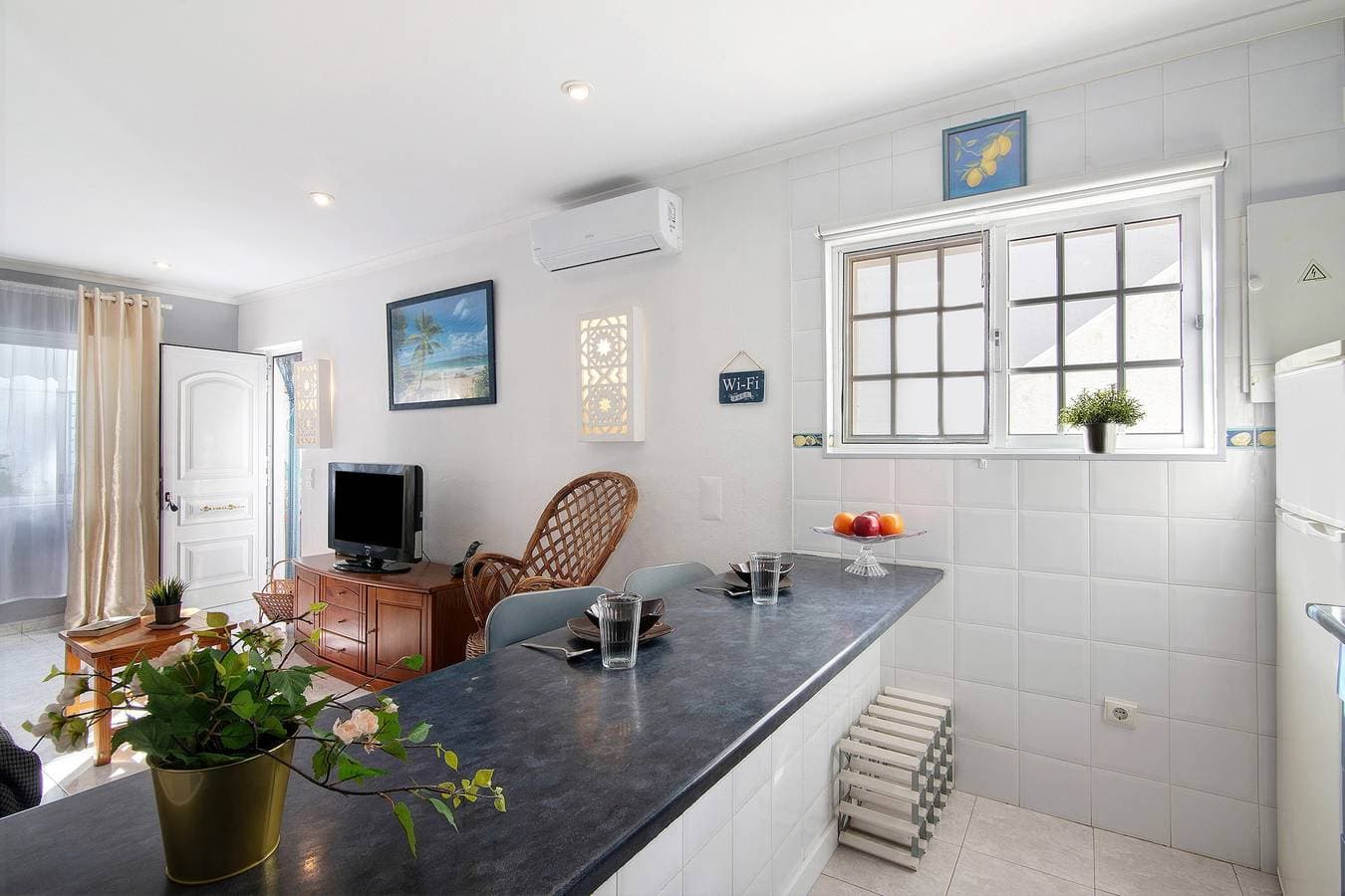 Foto 11 von 23: Ferienwohnung 'Zitronen' mit privater Terrasse, WLAN und Klimaanlage