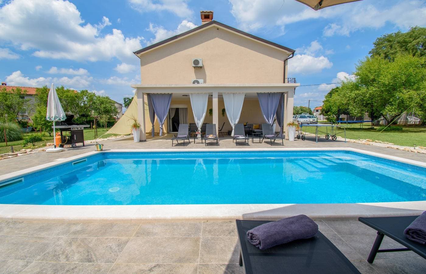 Foto 3 von 45: Schönes Ferienhaus zur alleinigen Nutzung mit priv
