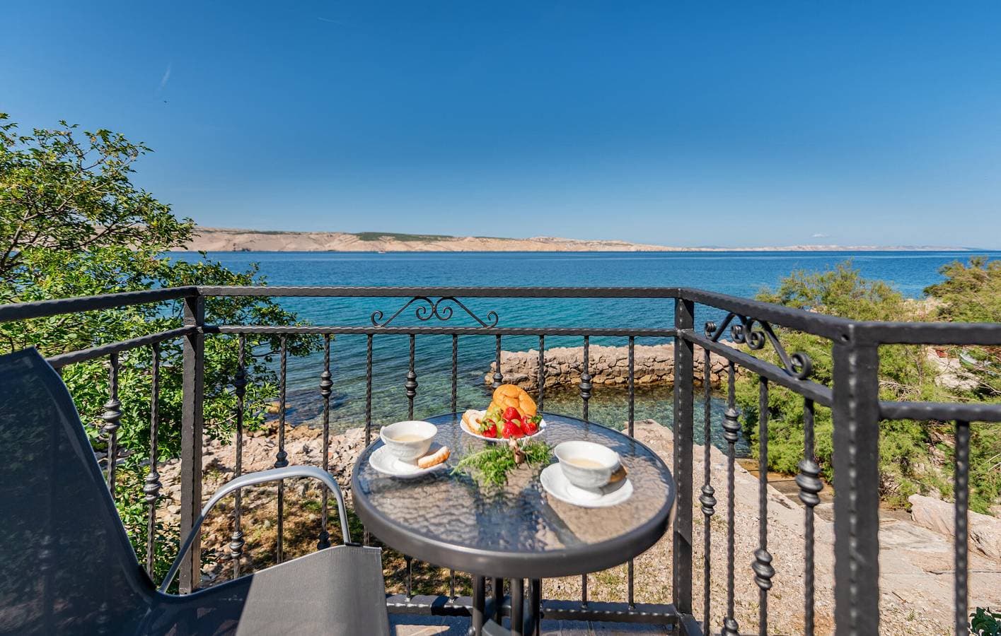 Foto 9 von 45: Urlaub am Meer: Apartment mit Meerblick, Terrasse, Parkplatz und WLAN