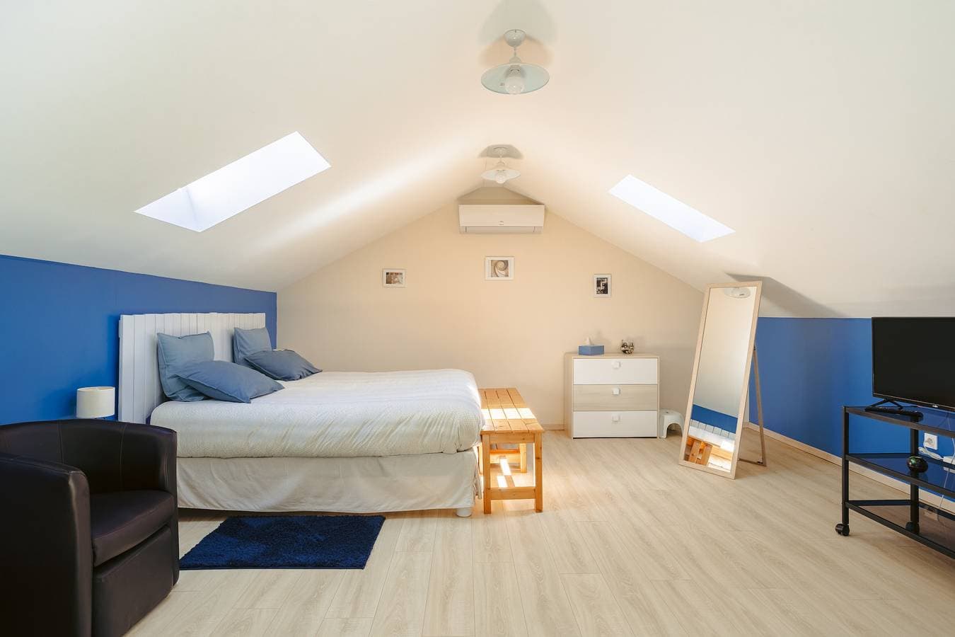 Foto 2 von 21: Gästezimmer „Ré“ – Helles Zimmer mit eigenem Bad auf der Île de Ré