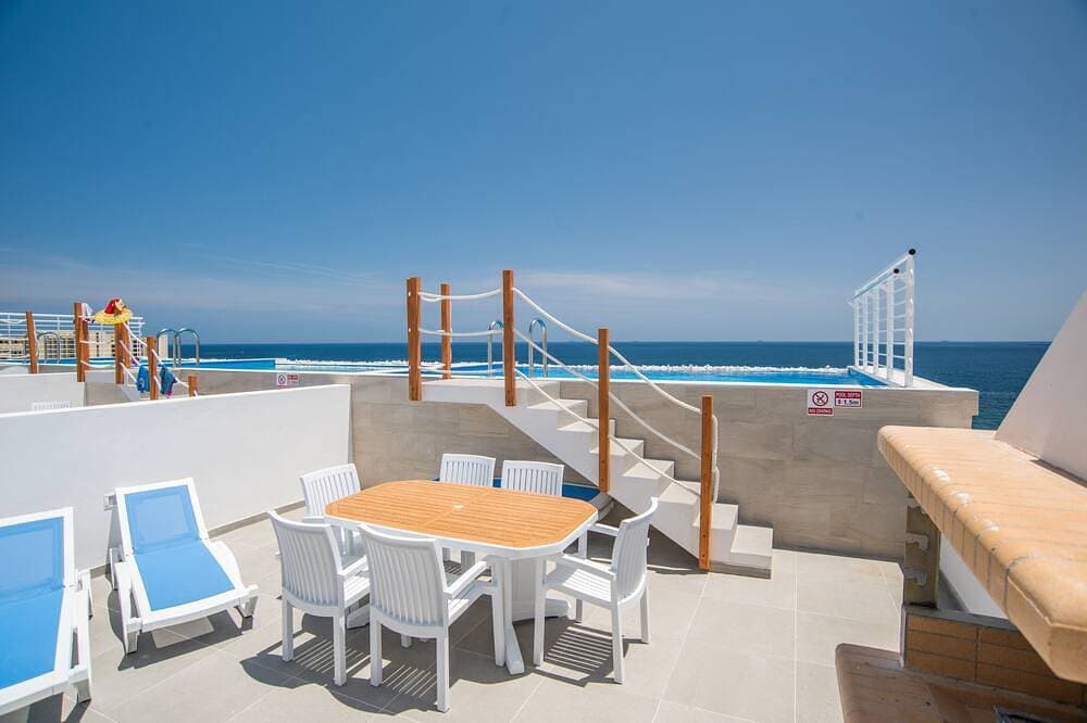 Foto 8 von 9: Modernes Apartment mit freiem Meerblick und eigenem Infinity-Pool
