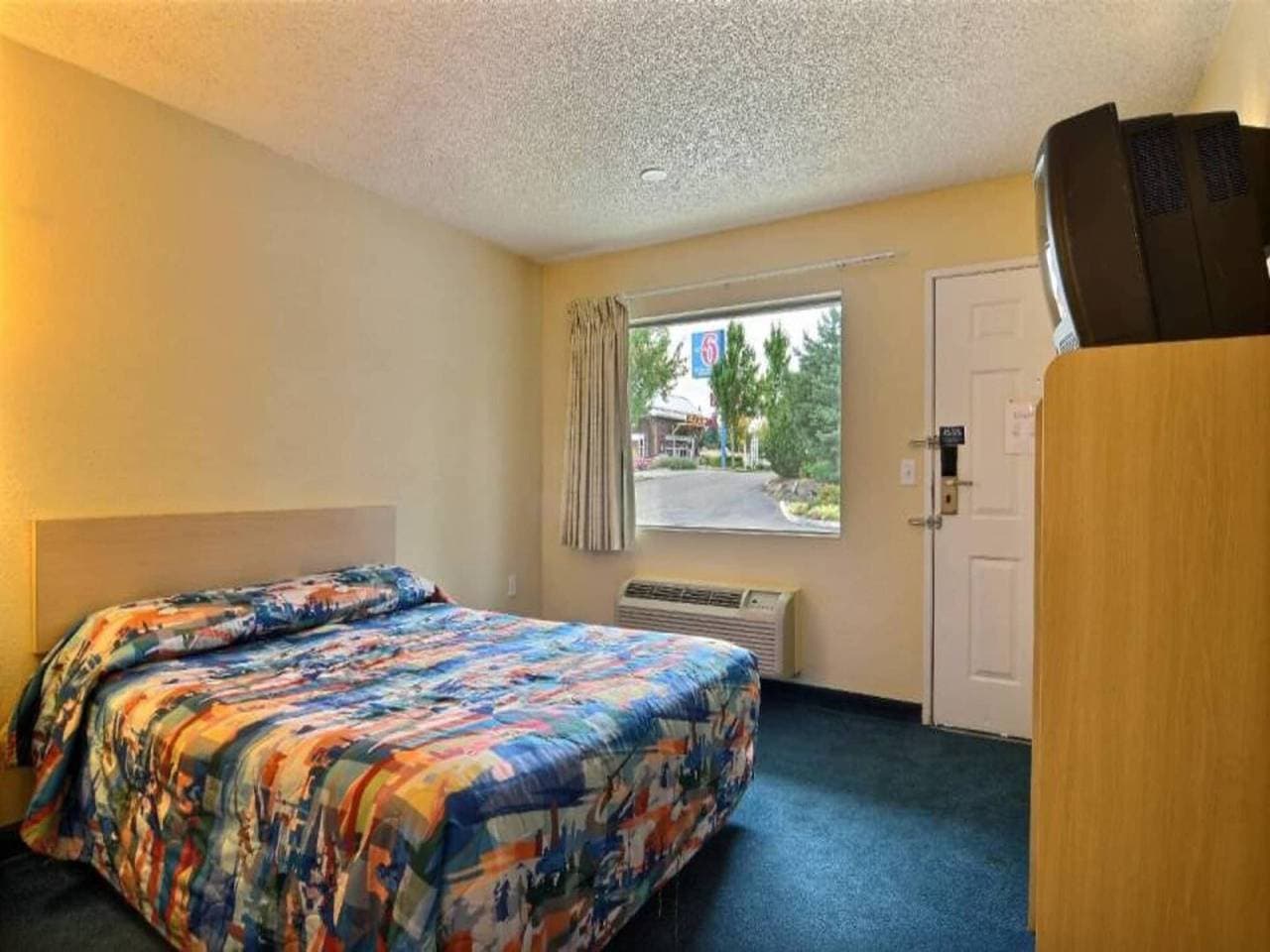Foto 4 von 39: 1 Queensize-Bett | Kühlschrank, Nichtraucherzimmer